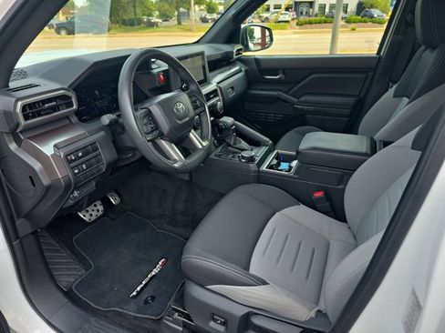 Certified 2025 Toyota Tacoma TRD Sport AWD/4WD image 9