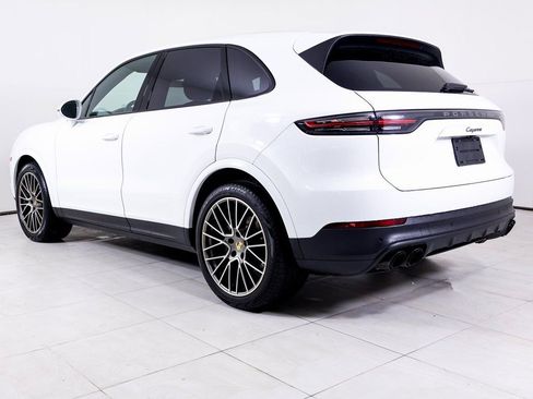 Certified 2023 Porsche Cayenne Platinum Edition AWD/4WD image 3