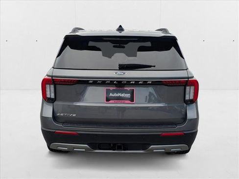 New 2025 Ford Explorer Active w/ Active Comfort Package image 7