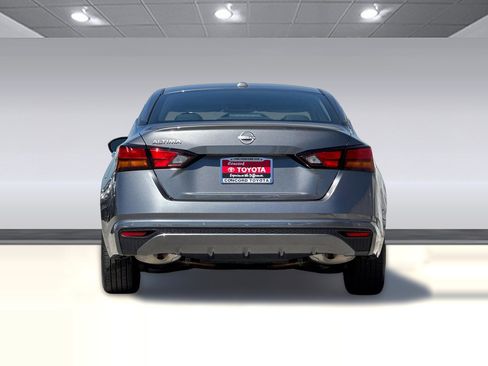 Used 2025 Nissan Altima 2.5 SV image 8