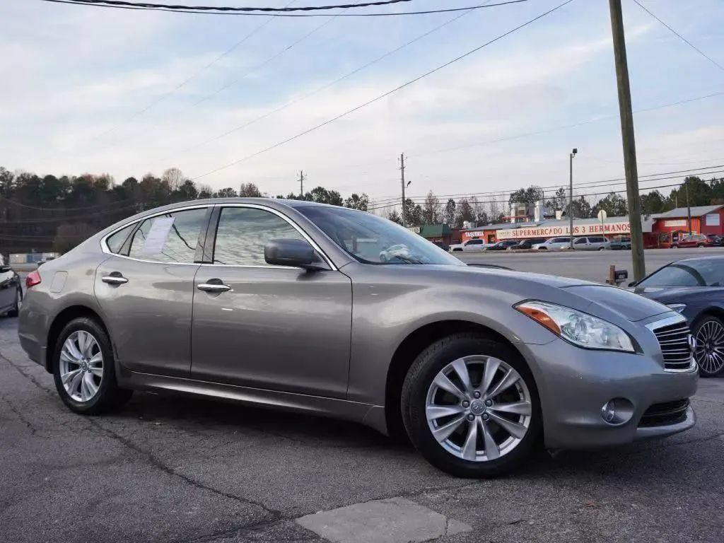 Used 2011 INFINITI M37 w/ Premium Pkg RWD image 6