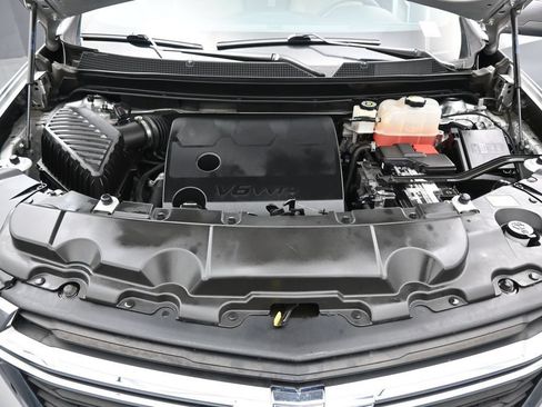 Used 2022 Chevrolet Traverse LS FWD image 12
