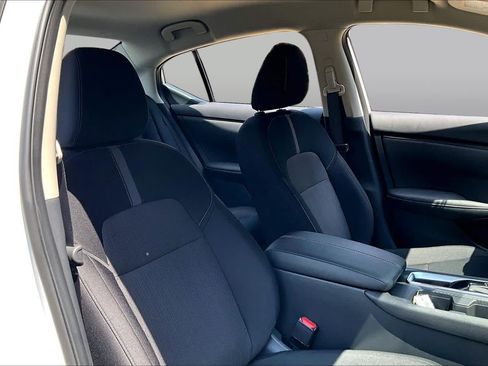Certified 2024 Nissan Sentra SV w/ All-Weather Package FWD image 9