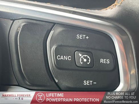 Used 2021 Jeep Wrangler Unlimited Sahara image 10