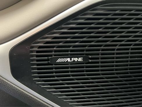 Used 2022 Jeep Wagoneer Series II w/ Premium Group I image 17