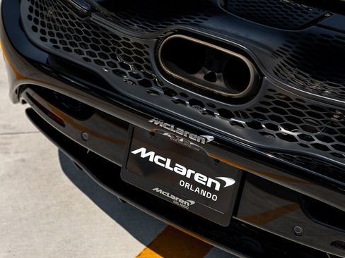 Used 2024 McLaren 750S Spider image 19