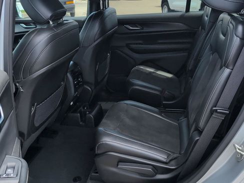 Used 2023 Jeep Grand Cherokee L Laredo AWD/4WD image 13