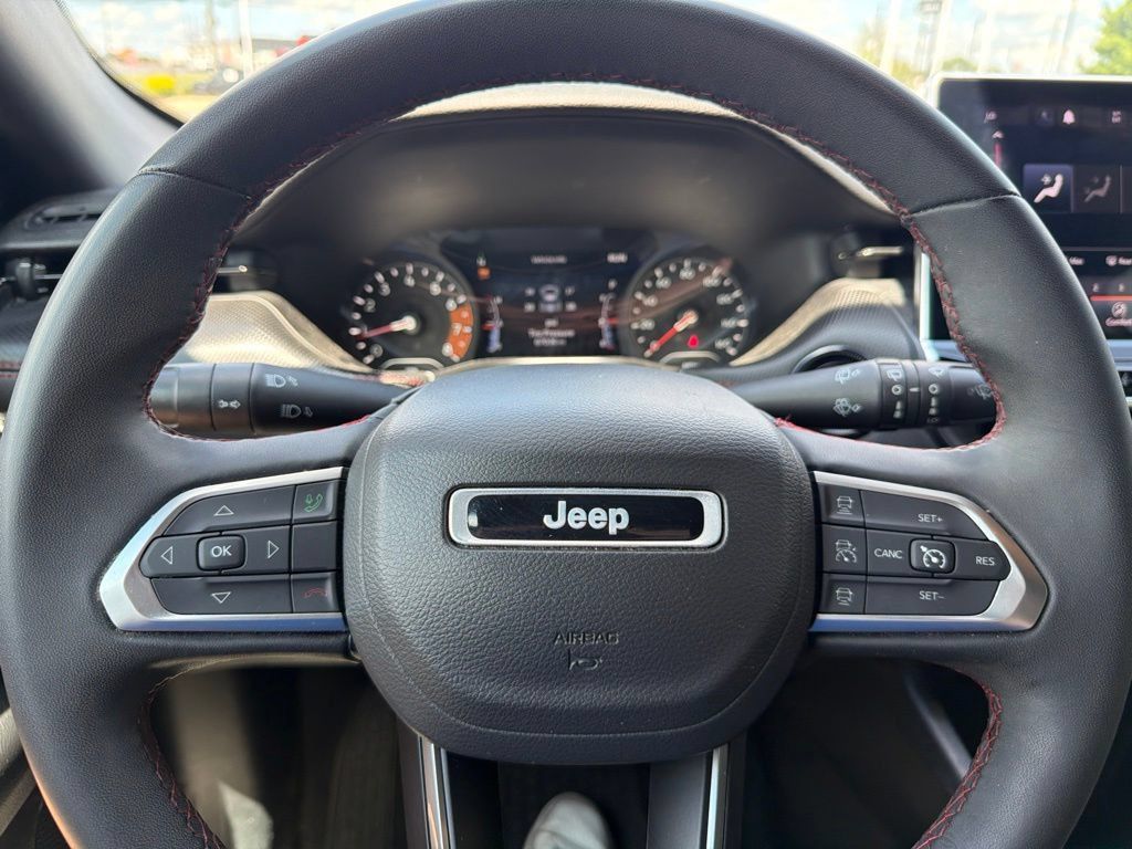 Used 2023 Jeep Compass Trailhawk AWD/4WD image 19