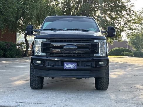 Used 2019 Ford F250 Lariat w/ Lariat Ultimate Package AWD/4WD image 2
