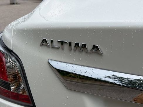 Used 2015 Nissan Altima 3.5 SL FWD image 11