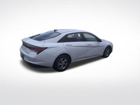 Used 2021 Hyundai Elantra SE w/ Cargo Package FWD image 8
