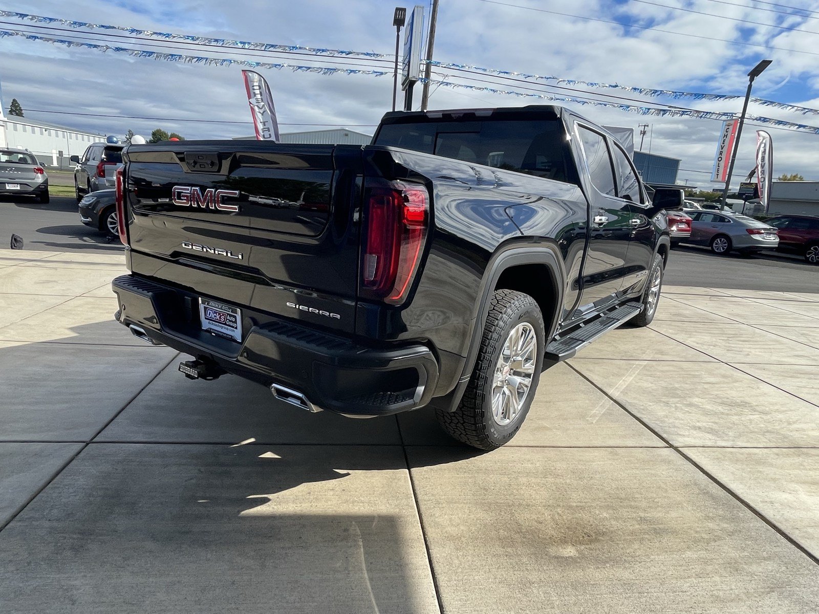 Used 2024 GMC Sierra 1500 Denali w/ Technology Package AWD/4WD image 5