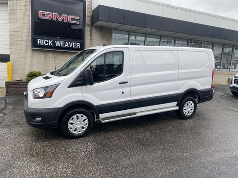 Used 2024 Ford Transit 250 Low Roof w/ Exterior Upgrade Package RWD image 3
