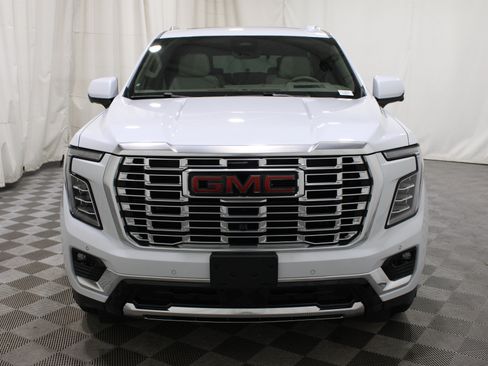 Used 2026 GMC Yukon Denali w/ Denali Reserve Package AWD/4WD image 37