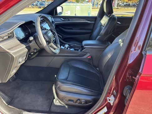 Used 2024 Jeep Grand Cherokee Overland image 15