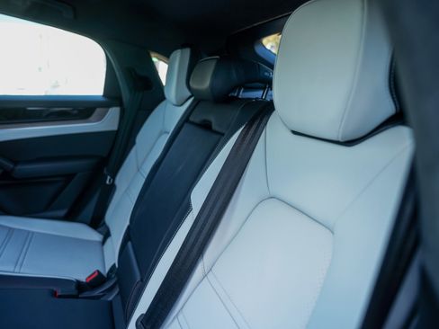 Used 2026 Porsche Cayenne GTS image 29