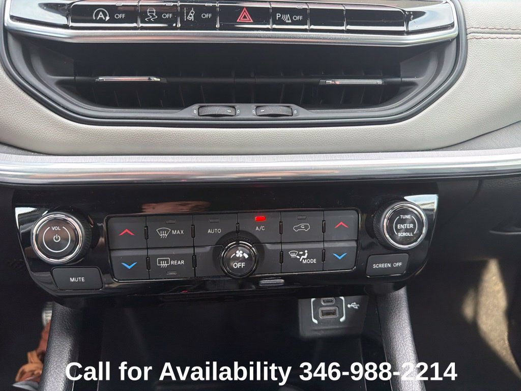 Used 2024 Jeep Compass Limited AWD/4WD image 17