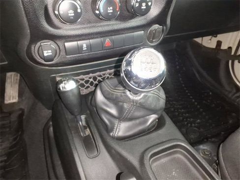 Used 2018 Jeep Wrangler Unlimited Sport image 22