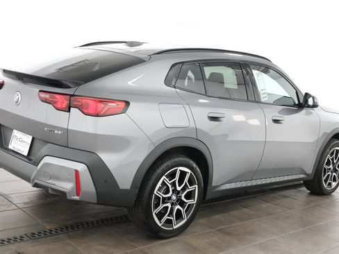 Used 2025 BMW X2 xDrive28i w/ Technology Package AWD/4WD image 5