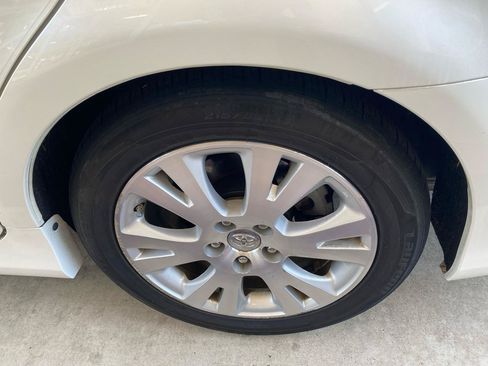Used 2011 Toyota Avalon FWD image 24