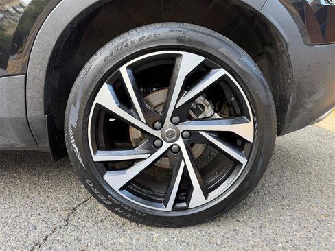 Used 2020 Volvo XC40 T5 R-Design w/ Protection Package Premier AWD/4WD image 16
