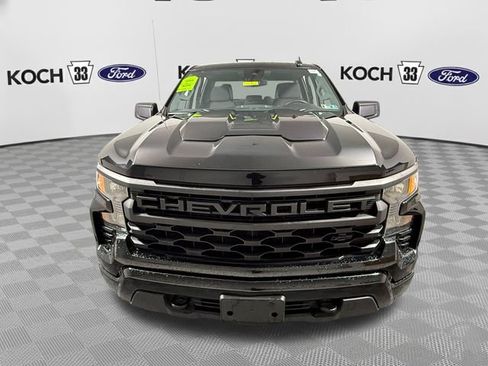 Used 2022 Chevrolet Silverado 1500 Custom Trail Boss w/ Midnight Edition AWD/4WD image 2
