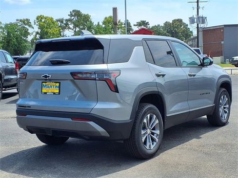 New 2026 Chevrolet Equinox LT w/ Convenience Package II image 2