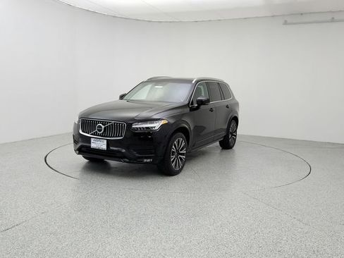 Used 2020 Volvo XC90 T6 Momentum image 1