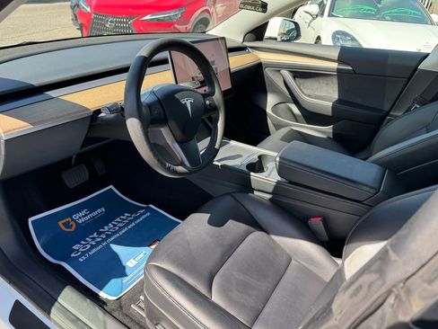 Used 2023 Tesla Model 3 Standard Range RWD image 9