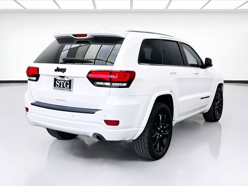 Used 2020 Jeep Grand Cherokee Altitude RWD image 4