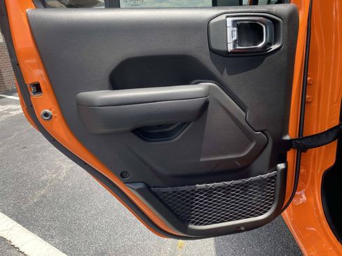 Used 2025 Jeep Wrangler Unlimited Sport AWD/4WD image 16
