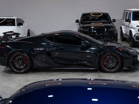 Used 2023 Chevrolet Corvette Z06 image 7