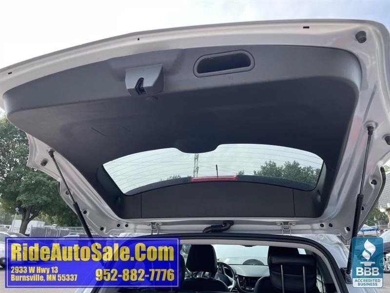 Used 2020 Chevrolet Trax LT w/ LT Convenience Package FWD image 28