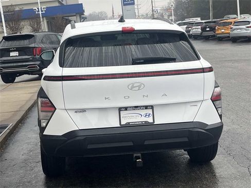 Certified 2025 Hyundai Kona SEL image 5