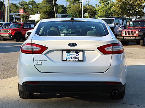 Used 2016 Ford Fusion S FWD image 4