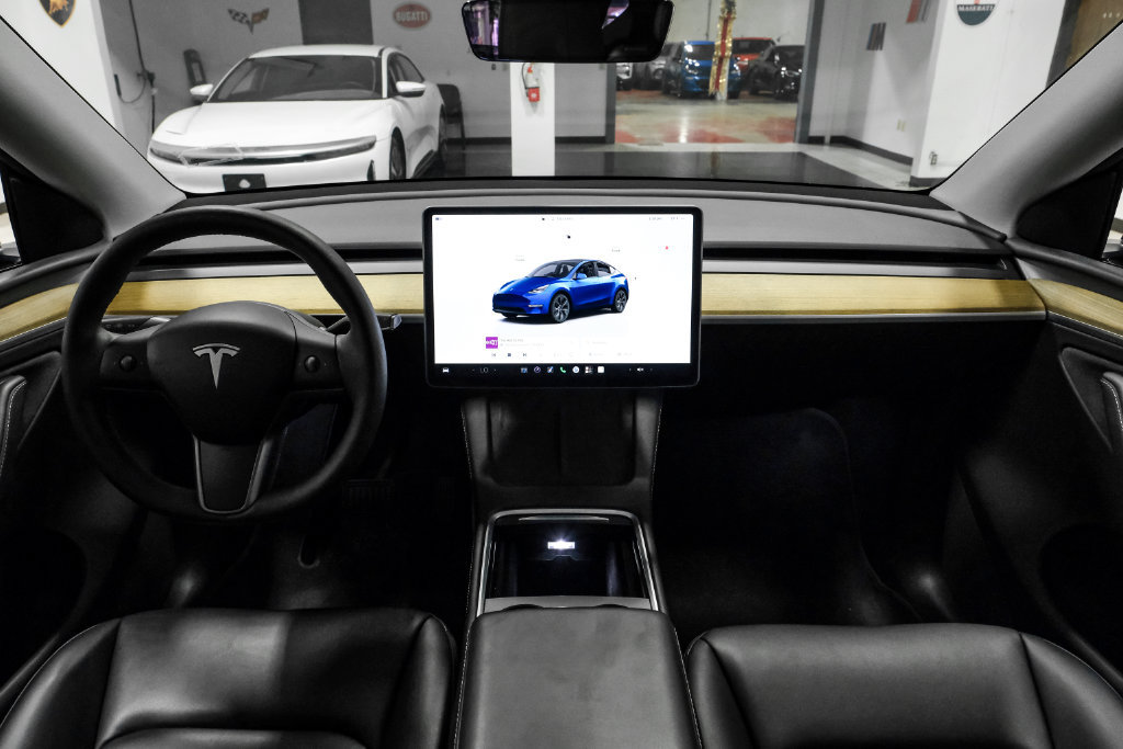 Used 2024 Tesla Model Y Long Range AWD/4WD image 13