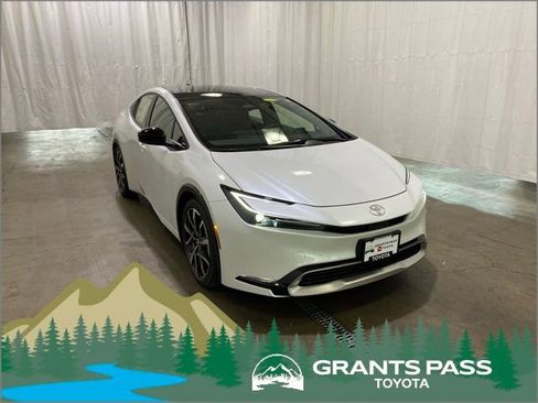 New 2026 Toyota Prius Plug-In Hybrid FWD image 1
