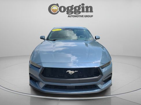 Used 2025 Ford Mustang Coupe RWD image 6
