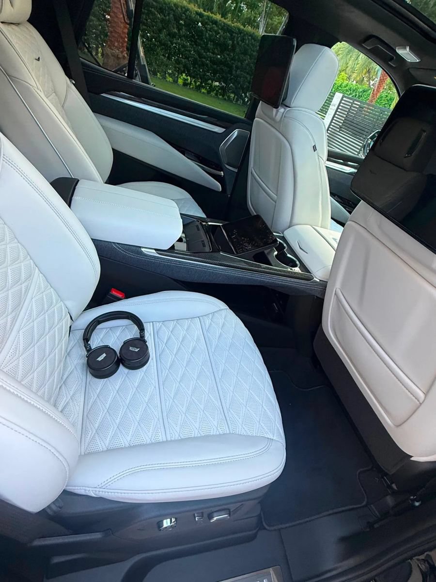 Used 2026 Cadillac Escalade V AWD/4WD image 5