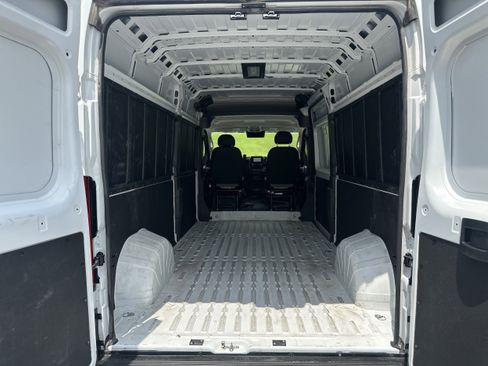 Used 2026 RAM ProMaster 2500 w/ Convenience Group FWD image 17