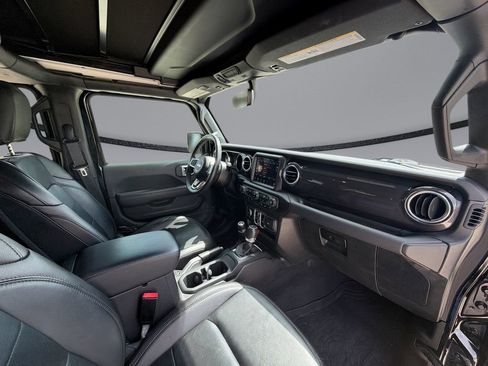 Used 2021 Jeep Wrangler Unlimited Sahara AWD/4WD image 15