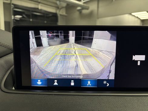 Used 2022 Acura MDX SH-AWD image 25