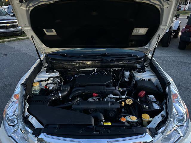Used 2010 Subaru Outback 2.5i Limited AWD/4WD image 22