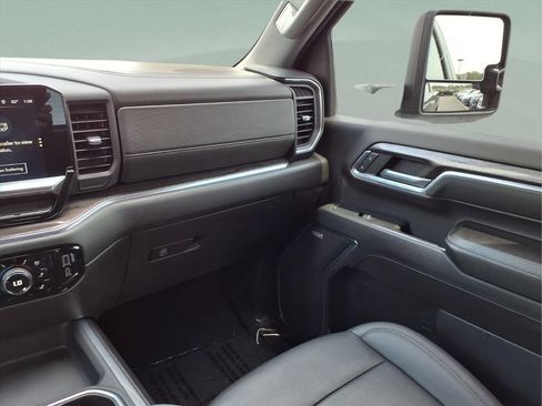 Certified 2024 Chevrolet Silverado 2500 LTZ w/ LTZ Convenience Package AWD/4WD image 21
