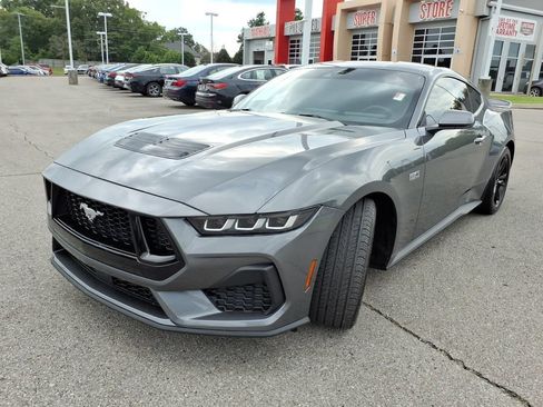 Used 2024 Ford Mustang GT RWD image 19
