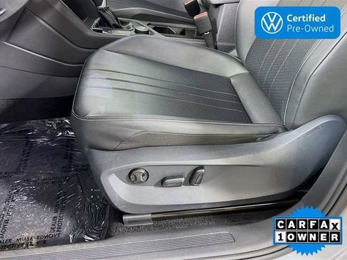Used 2023 Volkswagen Tiguan SE w/ Panoramic Sunroof Package AWD/4WD image 18