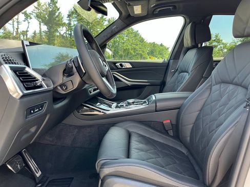 Used 2027 BMW X7 xDrive40i w/ M Sport Package AWD/4WD image 16