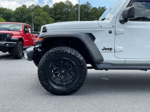 Used 2025 Jeep Gladiator Sport AWD/4WD image 12