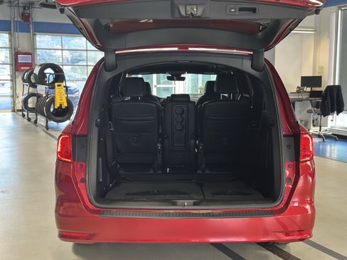 Used 2023 Honda Odyssey Sport image 6