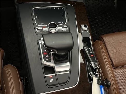 Used 2018 Audi Q5 2.0T Premium Plus w/ Premium Plus Package image 30
